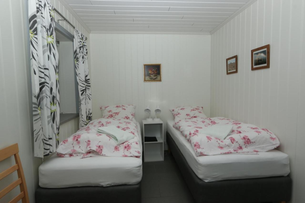Guesthouse Steindorsstadir, West Iceland Рейкхольт Экстерьер фото